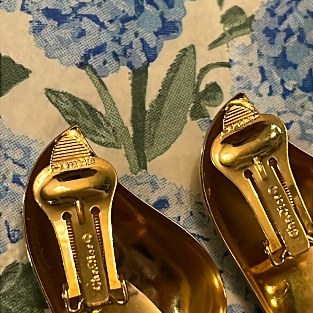 Dior 18K GOLD PLATED STAMPED SCULPTURAL EARRINGS - Picture 7 of 17